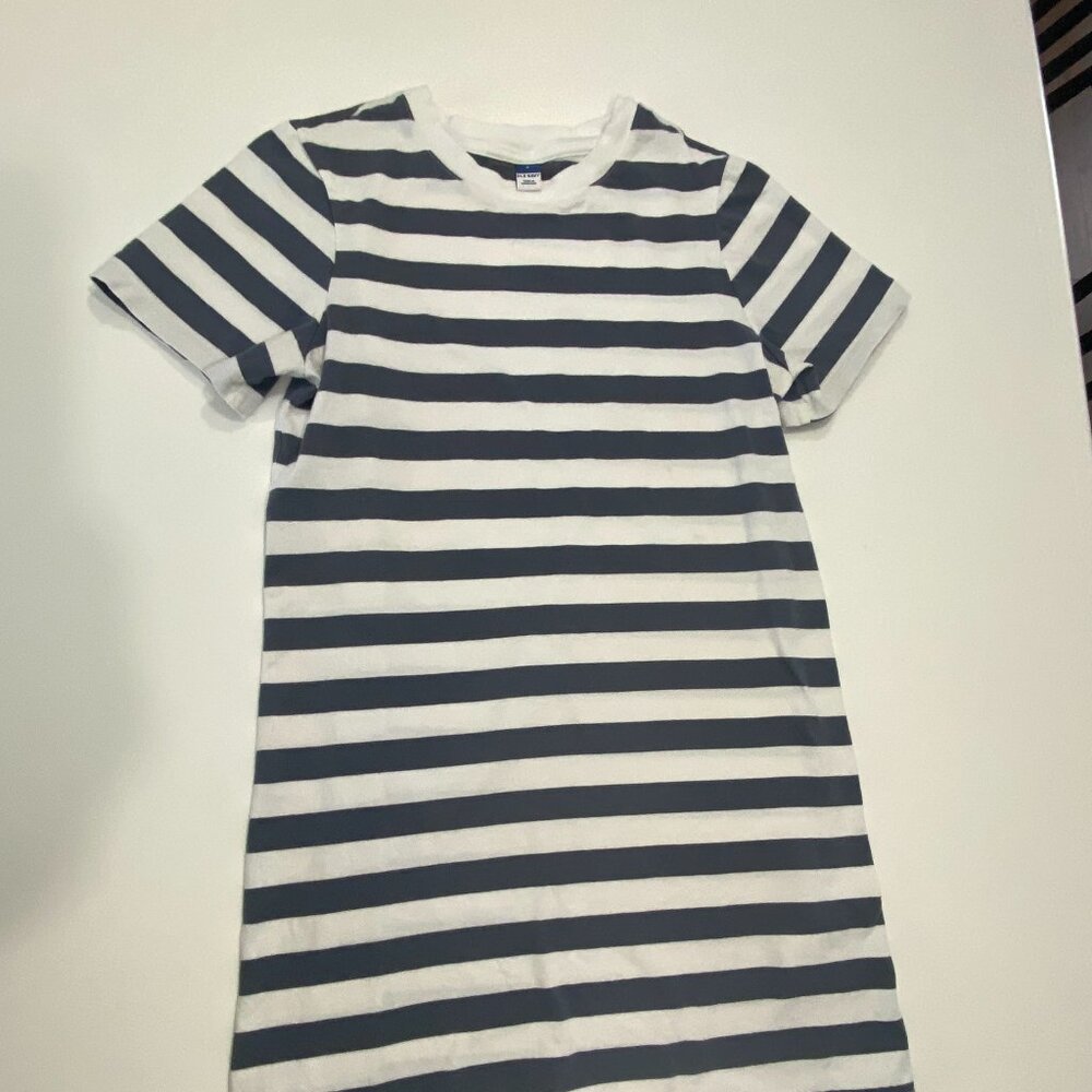 Old Navy, short sleeved shift dress, size S, Navy and White striped